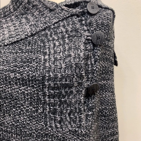 Le Chateau Women’s Fringed Knit Poncho Tweed Black Grey S-M - Picture 9 of 10